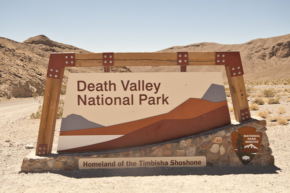 death valley welcome sign