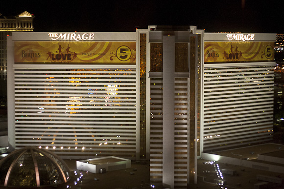 the mirage hotel at night