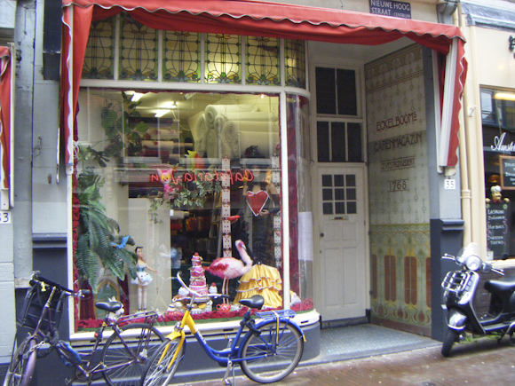 shop front, nieuwe hoostraat, amsterdam